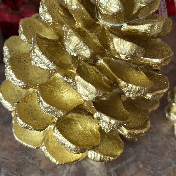 Ashland Gold Pinecone Festive and Warm Decorative Set - Picture 2 of 8